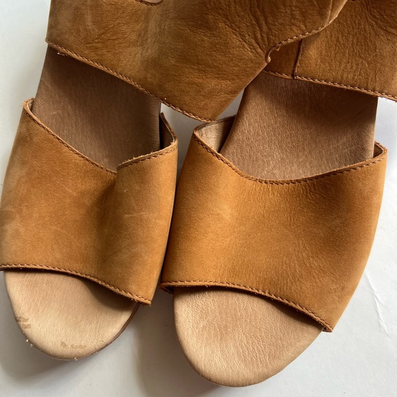 Brown Strappy Sandals with Block Heel - Picture 5 of 8